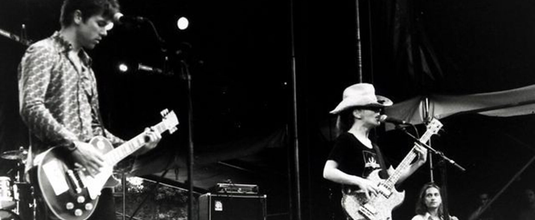 Daron and Isabel from Drugstore band on stage